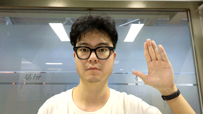 我是如何使用影石Insta360 Link教老人使用手机的？