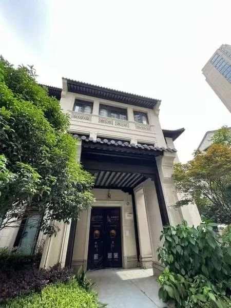 滨江华家池两套排屋5550万元起拍，竞买人需2张“房票”