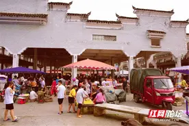 林维平丨秘境寻踪：苗族银饰里的美学密码图片