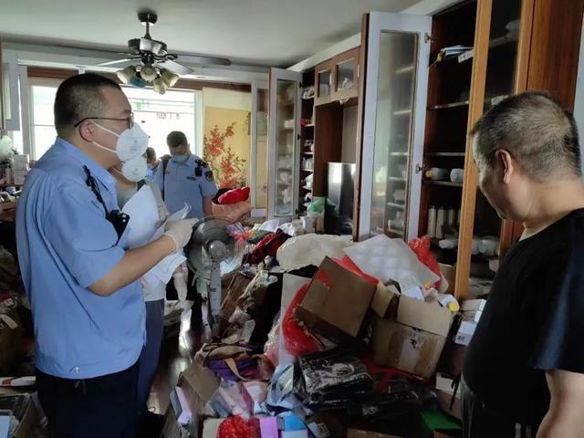 过期8年化妆品也敢卖？夫妻档“黑网店”被查获