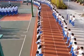 云南一所中学课间操跳“纳西三部曲”，老师：是学校的特色视频封面