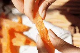 比喝酒还伤肝！吃红薯千万留心眼，这种自带“毒素”，一口也别碰图片