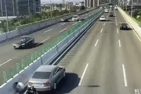 开启辅助驾驶功能发生事故，该由谁承担责任？图片