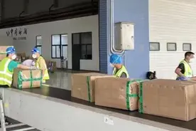 美国英国日本购中国货成瘾，浦东机场日均35万+包裹出海，背后供应链真香……图片