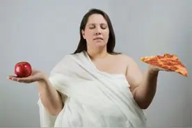 腋下“多肉”因为胖？或是副乳刷的存在感图片