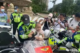 为了这个女孩，一群“摩托骑士”出动了图片