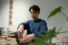 安徽“95后”茶艺师：传统文化需要年轻人来传承图片