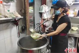 越南女博士逐梦中国“她样美”：事业“开花”爱情“结果”图片