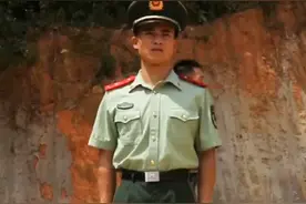 数数一共多少套？看武警版“八音盒”变装图片