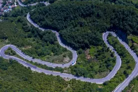 新华网 | 陕西宝鸡：九龙山旅游公路铺就“乡村振兴路”图片