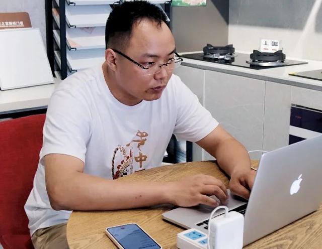 他为不识字的母亲开发了一个导航小程序