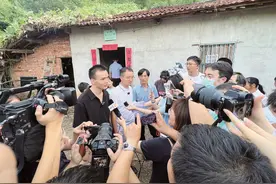 男子35年前被小姨带走后失踪 家人和随州警方从未放弃寻找 两代人接力寻亲 兄弟三人终团圆图片