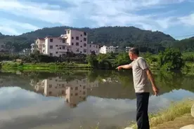 不放弃！福建68岁老人连续4次下水成功救人图片