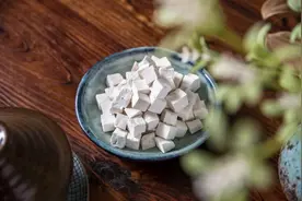 初秋虽到，祛湿不能停！“茯苓”和“土茯苓”只是差了气质？图片