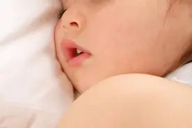 睡觉爱“打呼噜”的孩子长大后会怎么样？这些危害家长应该知道图片