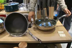 800多元买进口不粘锅，粘锅还烫手？工作人员：质量没问题图片