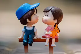 这位情侣博主不走寻常路，派小轩 尬到极点的恋爱居然有点甜图片