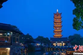 浙江乌镇：打造“夜经济”让“客流”变“客留”图片