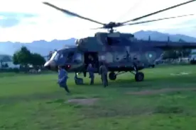 巴基斯坦洪灾救援现场：4架直升机转移百余名受困民众图片