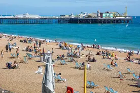 英海滩排污引发环境危机，英海洋保护协会负责人：污水处理系统太老图片