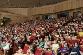 暗号对上了！千人童声大合唱，交响版《孤勇者》火了图片