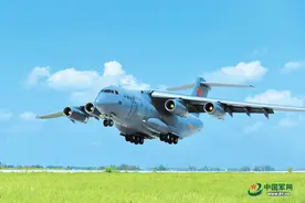 空军千余名新飞行学员搭乘运-20运输机入校报到——乘着“鲲鹏”去追梦图片