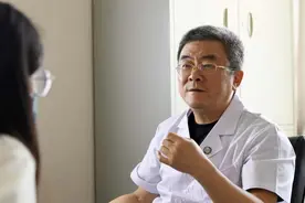 北京医院神经外科主任张东：努力探索脑血管病的棘手难题图片