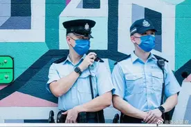香港警员9月1日起可在户外执行职务时佩戴棒球帽图片