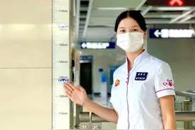 今晚全部更换到位：武汉地铁新版身高标尺“上岗”图片