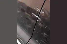 学生剐蹭私家车买烟饮料并留字条道歉，车主：段子照进了现实图片