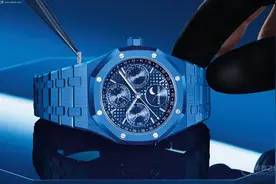 爱彼推出全新皇家橡树万年历蓝色陶瓷腕表图片