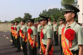 奔赴新征程，武警惠州支队退役老兵踏上返乡路图片