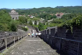 丹东虎山长城：万里长城东起点图片