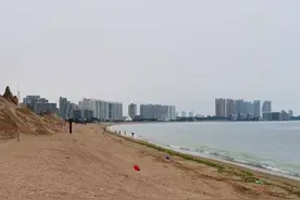 走，趟海水去图片