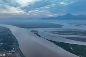 内蒙古乌海：航拍黄河自然风光图片