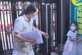 深圳一考生带娃赴考，考场：临时“保姆”，安排图片