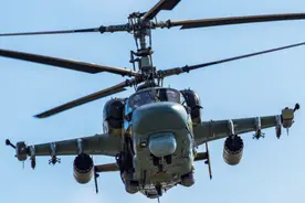 俄罗斯在乌测试改进型卡-52直升机，战场生存能力提高图片