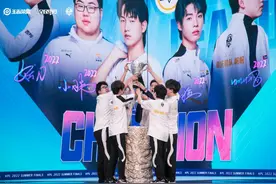 首届KPL夏季赛总决赛圆满落幕 重庆狼队时隔五年再夺联赛冠军图片