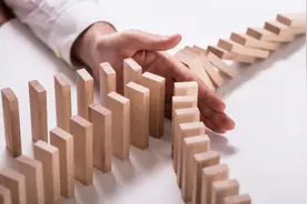 小贷行业这一年：整合、增资与清退图片