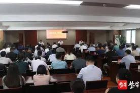 镇江市住建局主要领导调整 戴卫东担任局党委书记、局长、人防办主任图片