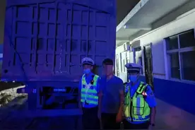 五大曝光丨暴力抗拒执法的“百吨王”司机杨某被依法刑事拘留图片