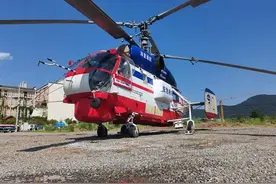 驻巴中K-32应急救援直升机驰援雅安图片