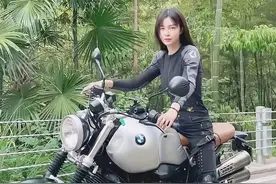 机车少女沈梦辰遛张家界，人间扳手又+1图片