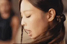 人间Miss Dior，金智秀又刷新了我的美貌观图片