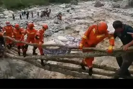消防员回应“飞夺泸定桥般的救援”：达不到先辈高度，只为国泰民安图片