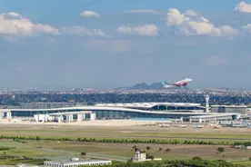 滚动丨杭州机场T4航站楼 首个出港航班顺利起飞图片