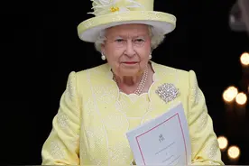 “伦敦桥塌了”：英国在位时间最长君主伊丽莎白二世去世，享年96岁，查尔斯继位图片
