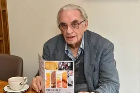 英国“最忠实顾客”：老人30年来每周光顾同一家咖啡馆图片