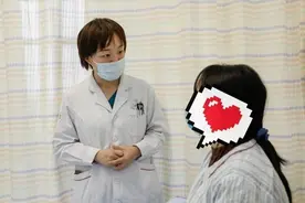 23岁女孩10年不敢大笑 一查基因自带“睡病”图片