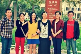 那些年珍藏的炫酷班级合影终于集齐了！这里藏着山东老师最真实的模样图片